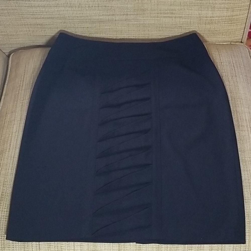 Larry Levine Stretch Black Midi Skirt